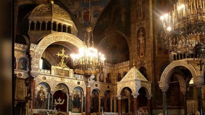 Светия Синод влиза безгласно в туризма