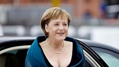 Меркел обяви кандидатурата си за четвърти канцлерски мандат