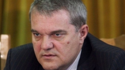 Р. Петков: Кунева и Хр. Иванов искат чадър върху прокурори и следователи