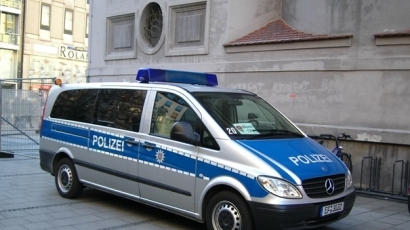 Aрестуваха лекар за вербуване на младеж за ИД в Германия