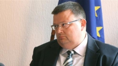 Само във Фрог: Цацаров иска свой човек за шеф на СГП