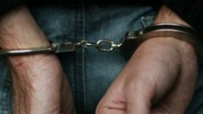 Задържаха шестима фалшификатори на документи в Шумен