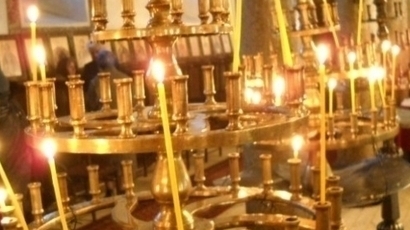 Палим свещ за Св. Никифор