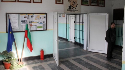 РИО-Бургас пред Фрог: Нито изнасилвачът, нито свидетелят са изключени от училище