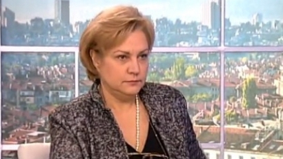 Менда Стоянова: Искаме не заем, а програма за финансиране