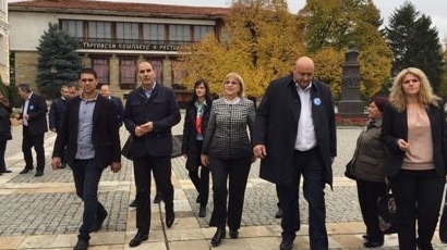 Цветанов в Котел: Цецка Цачева ще изгради мостове между институциите, общините и  всички български граждани
