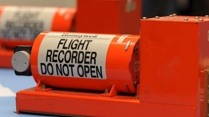 Индипендънт: Откритото устройство в самолет на "Еър Франс" е бомба