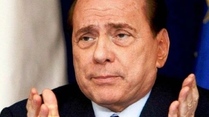 Предлагат Берлускони на търг