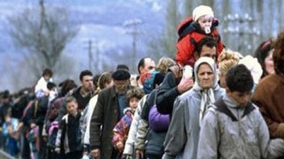 Извеждат над 30 000 сирийци от обсадени градове
