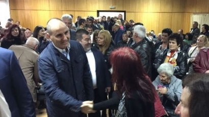 Цветан Цветанов в Ихтиман: Кандидатите на ГЕРБ се връщат при хората и след изборите