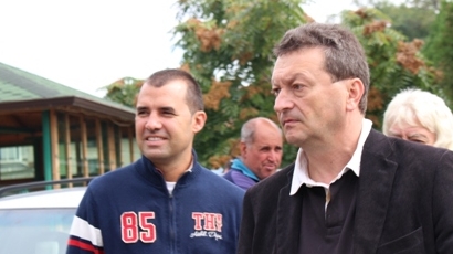 Таско Ерменков и Деян Дечев се срещнаха с жители на село Николаево