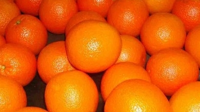 Простащина: Ментят ни с лакирани евтини портокали
