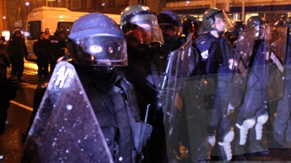 Протестиращите тръгнаха към НС; полицията предупреждава за ексцесии