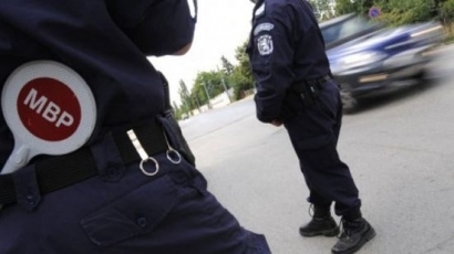 Полицейски патрули „окупираха” изходите на София