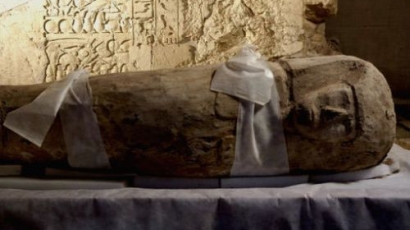 Отвориха саркофаг с древноегипетска мумия на 2500 г.