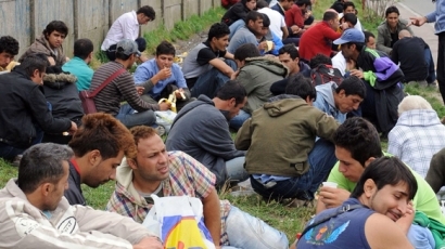 Тревожно в Македония! Хиляди мигранти проникнаха снощи в страната