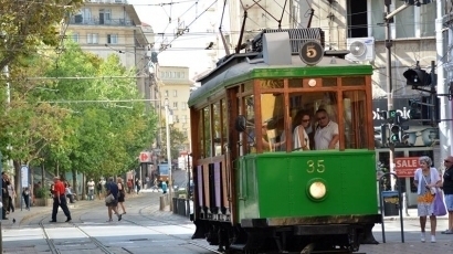 Швейцарските трамваи тръгват в София през април