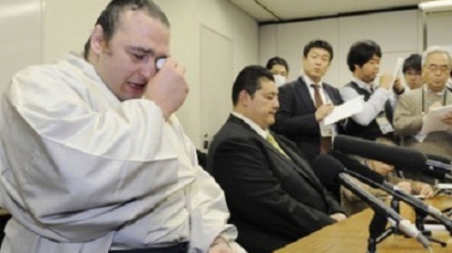 Котоошу със сълзи каза "Сбогом!" на сумото !