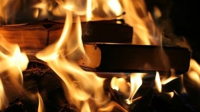 В Русия горят книги на Сорос