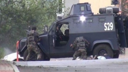 Въоръжени стреляха по американското консулство в Истанбул