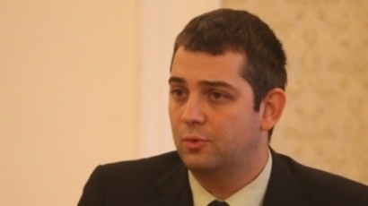 Димитър Делчев: Не ни трябват коледни министри