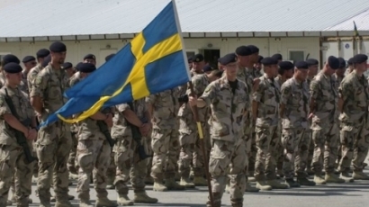 Швеция връща казармата