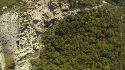 Ексклузивно във Фрог: Уникални въздушни снимки на Перперикон