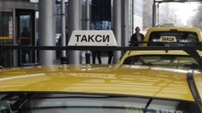 Само във Фрог: Таксита ползват по три касови апарата, поголовно укриват данъци