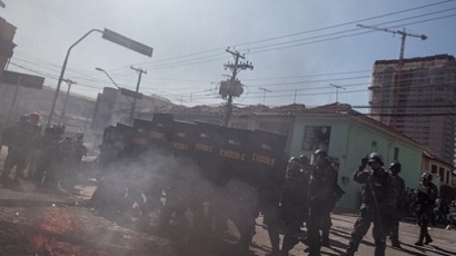 Ранени и газ в Сао Паоло преди откриване на Мондиала