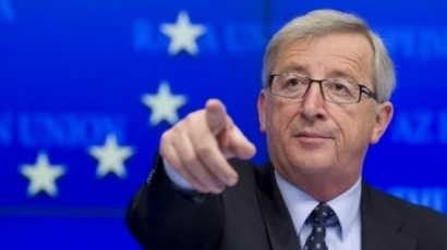 Юнкер: Ако падне Шенген, пада и еврото