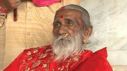 83 годишен индиец не яде нищо и не пие вода 75 години