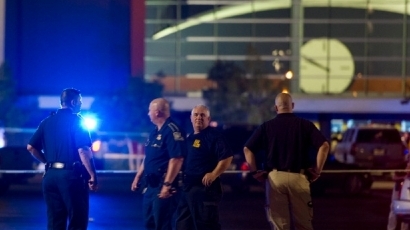 Евакуираха летището в Далас заради стрелба