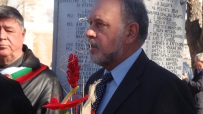 Славчо Велков поднесе цветя на паметника на загиналите от 27-и Чепински полк