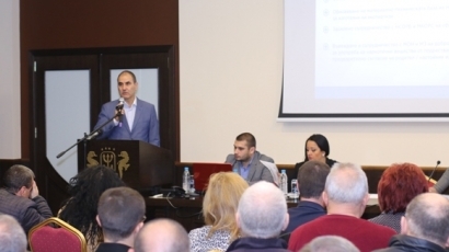 Цветанов във Варна: Ще провокираме обществен дебат за доброволни тестове за наркотици на подрастващите