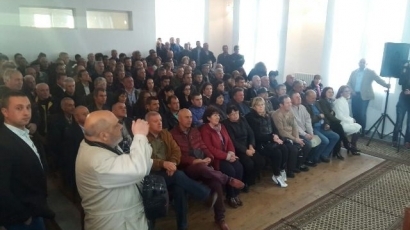 Цачева в Кирково: Като убеден демократ, аз ще защитавам правата на всички български граждани