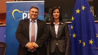 Евродепутатите от ЕНП/ГЕРБ Мария Габриел и Емил Радев призоваха за по-решителни действия за постигане на визова реципрочност