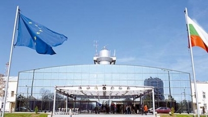 Италиански самолет кацна аварийно в София заради отказ на двигател