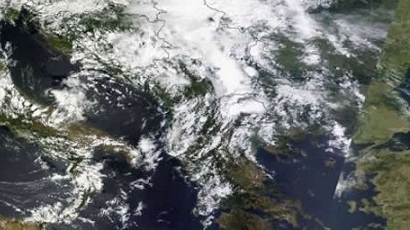 Мощен и свиреп циклон връхлита Балканите