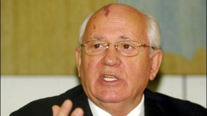 Горбачов плаши с ядрена война