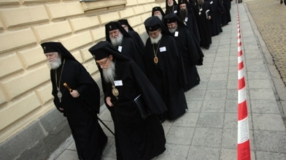 Светия Синод  като ВСС-лицемерен и купен