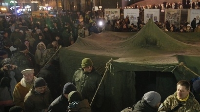 Майдана в Киев пак пламна