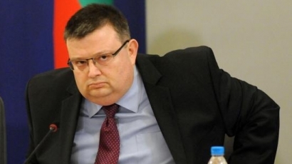Трима главни прокурори в Европа с оставки, Цацаров се назлъндисва