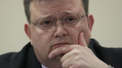 Цацаров: Ще има нови обвинения за КТБ днес и утре