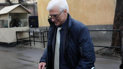 Д. Бонголов пред Фрог: Бунт в затворите чрез мобилните телефони
