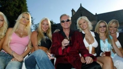 Хефнър продаде имението Playboy за $100 млн.