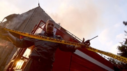 Охранител загина при пожар в София