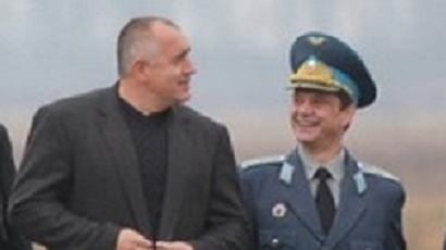 Борисов изправя ген. Попов  като вицепремиер срещу президента Радев