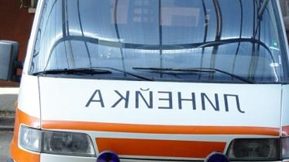 Катаджии написаха акт на линейка, бързала за пациент