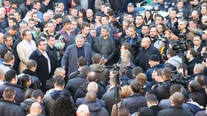 Ченгета пред Фрог: Как Борисов ще накаже главсекът на МВР за участието му в протеста?!