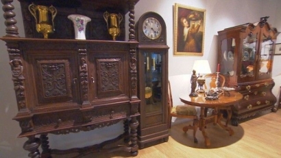 Мебели на Фердинанд се продават в София
